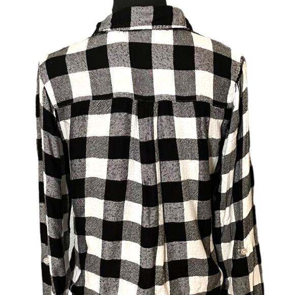 3/$15 Harper Heritage Black and White Plaid Button Down Long Sleeve Fall Blouse - Picture 2 of 6